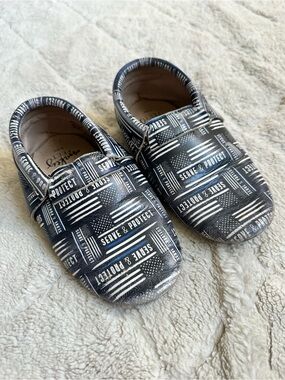 Monkey Feet | Thin Blue Line Serve and Protect Moccasins | Size 5-6Y